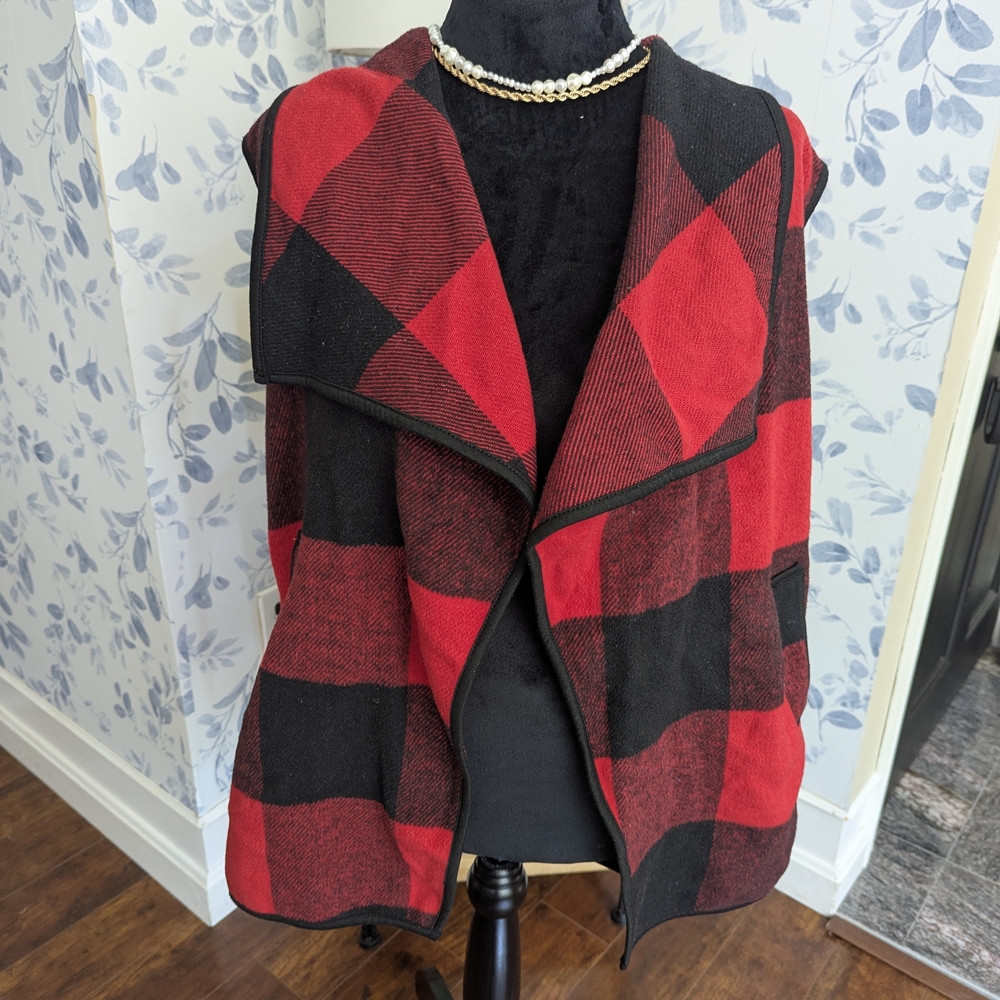 Elegant Red and Black Plaid Women's Sweater Vest